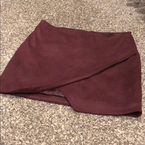 Wine mini skirt - Picture 3 of 3